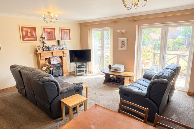 25, Elm Avenue, Chattenden, Rochester photo 3