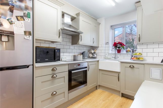 Flat for sale in Gladbeck Way, London