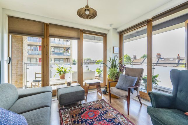 Thumbnail Flat for sale in Beaumont Road, Leyton