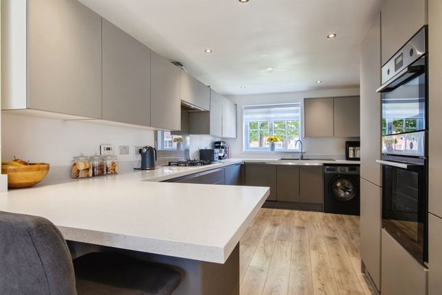 1, Spruce Garth, Leeds photo 3