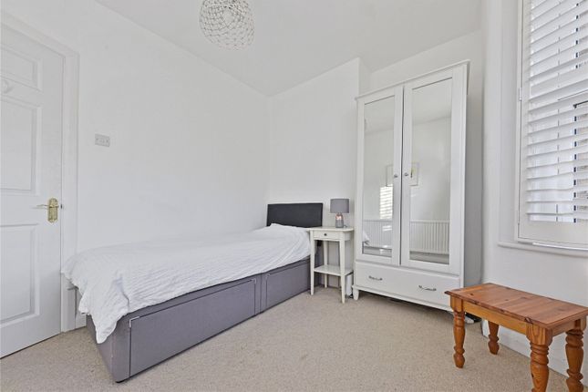 Flat to rent in Carr Road, Walthamstow, London