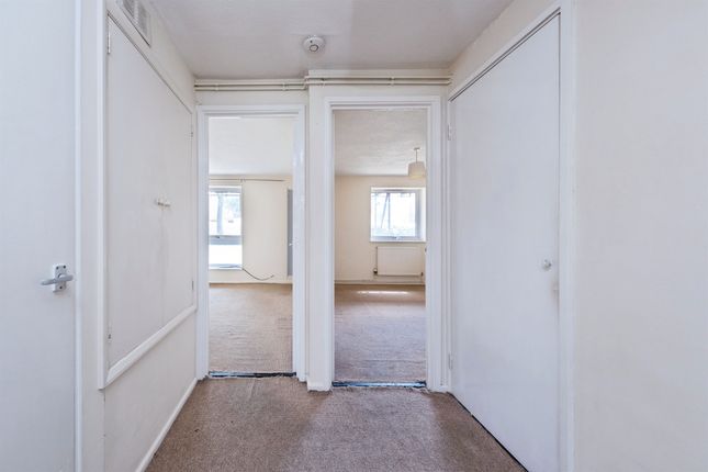 17, Albany Court, Milton Keynes photo 4