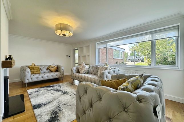 42, Linden Lea, Finchfield, Wolverhampton photo 4