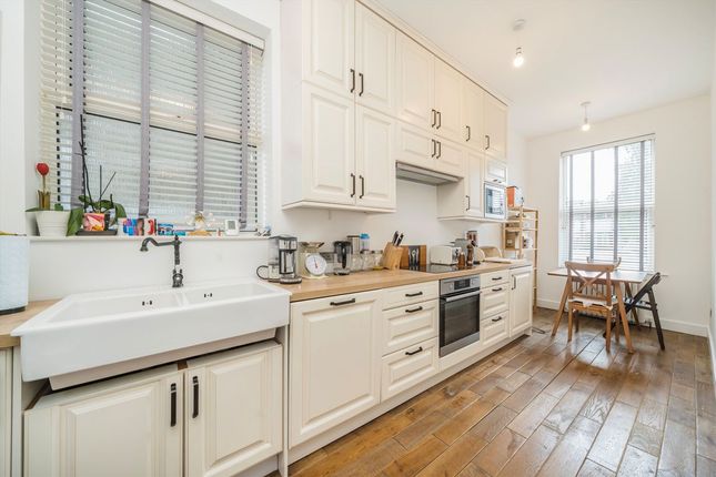 2 Clitherow Court, Boston Manor Road, Brentford photo 4
