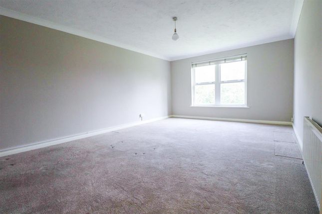 Flat 26, The Byfrons, Boundary Road, Farnborough photo 3