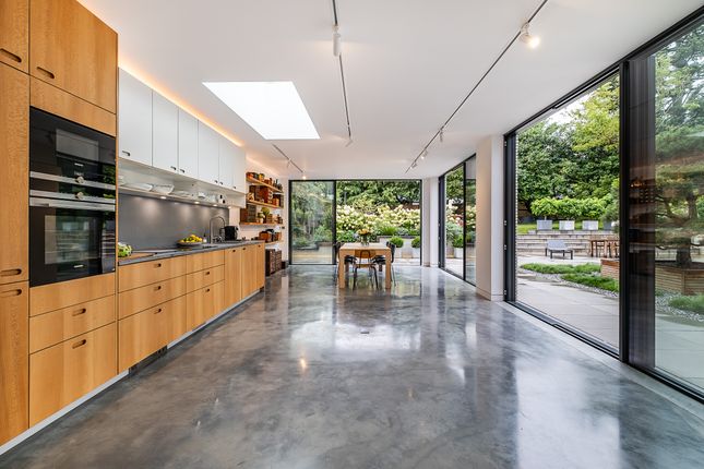 3, Ditton Grange Close, Surbiton photo 3