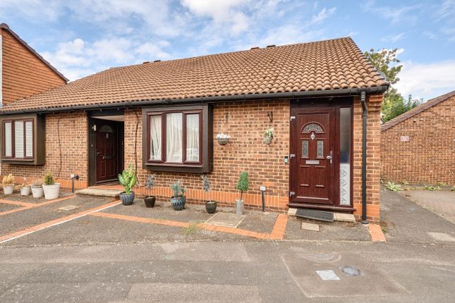 2-bed house on 9, Cobb Close, Slough, £325,000