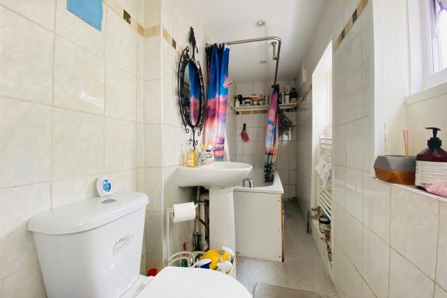 Flat for sale in Lodge Road, Croydon