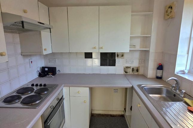 71 Tennyson Close, 24, Scotland Green Road, Enfield photo 5