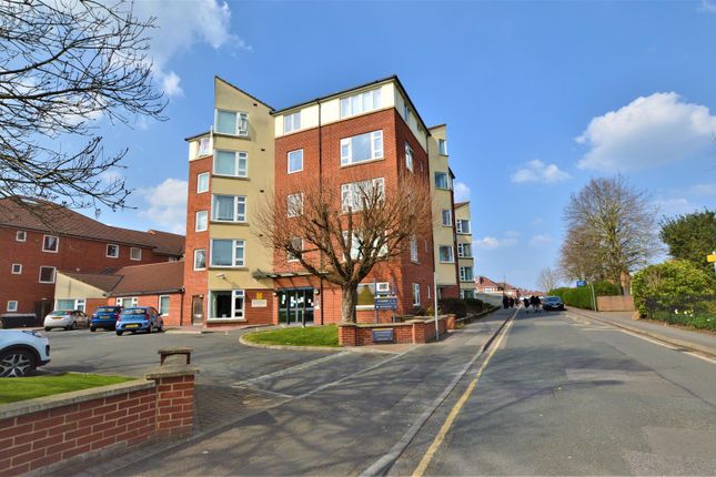 Flat for sale in Northampton Avenue, Slough