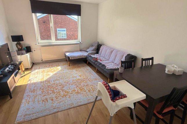 16, Green Walk, Leicester photo 2