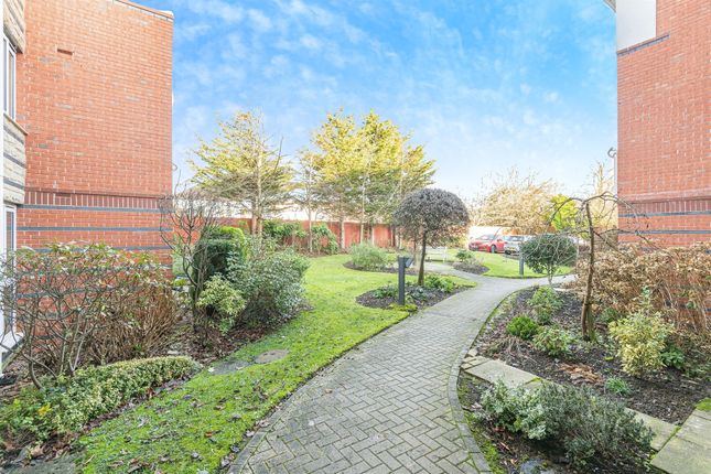 18, St. Edmunds Court, Leeds photo 5