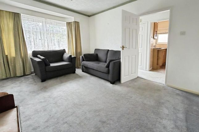 13, Carden Avenue, Manchester photo 3