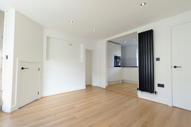 198 High Street, Merthyr Tydfil photo 3