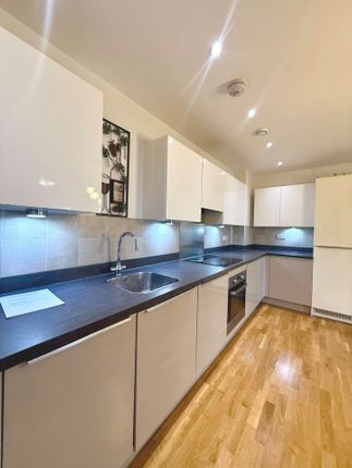 Flat-16 Regents Lodge, Porters Way, West Drayton photo 5
