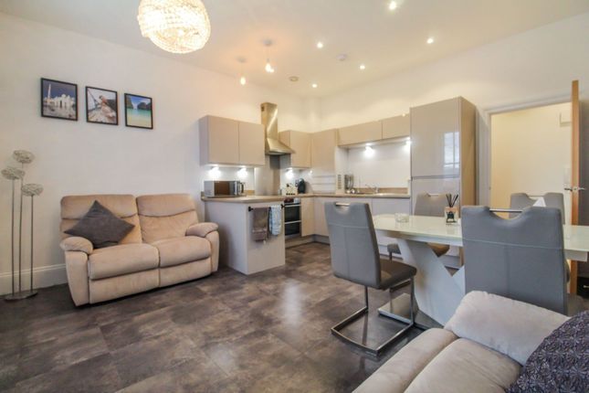 2 Bed Flat For Sale In Meeanee Mews Colchester Co2 Zoopla