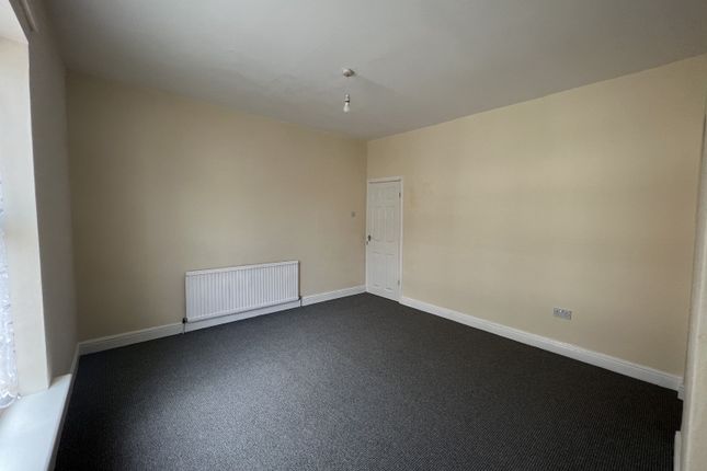 Terraced house to rent in Estcourt Street, Hull