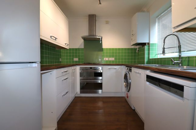 12, Chesterfield Drive, Dartford photo 4