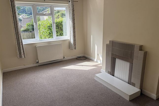 14, Cedar Drive, Dursley photo 2