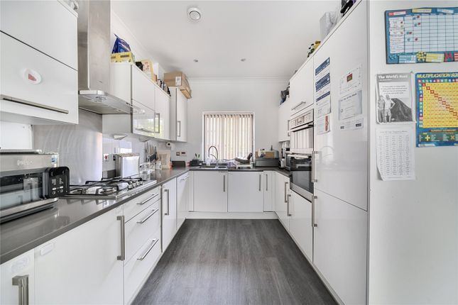 9, Partridge Close, Uxbridge photo 4