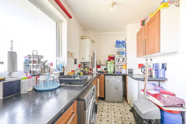 Flat for sale in Norbiton Road E14, Tower Hamlets, London,