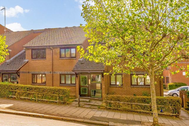 1-bed flat on Church Lane, London, £1,650/mo