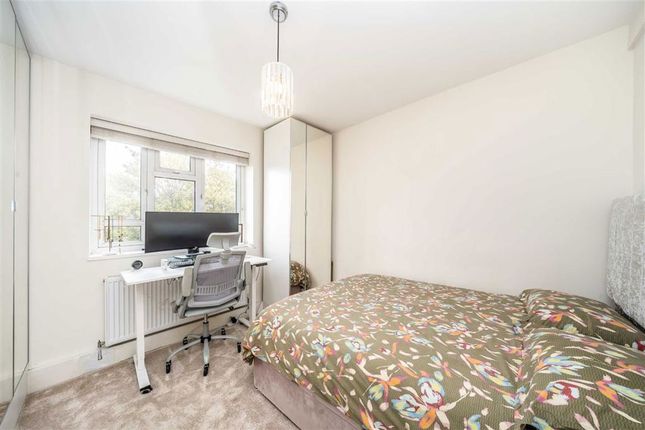 Flat 18, Babington House, Redcross Way, London photo 4