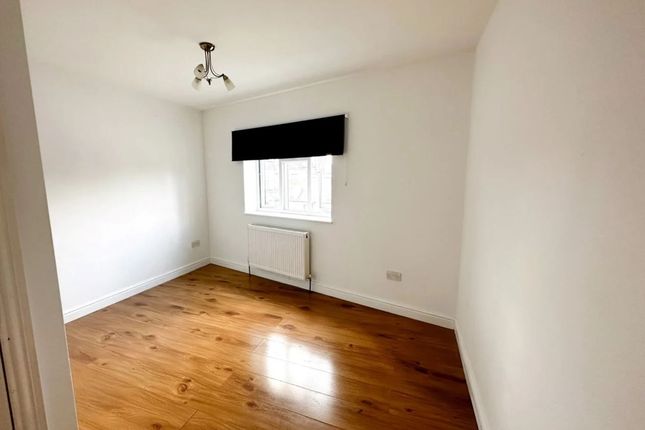 Flat 2, 1 Old Mill Parade, Victoria Road, Essex photo 3
