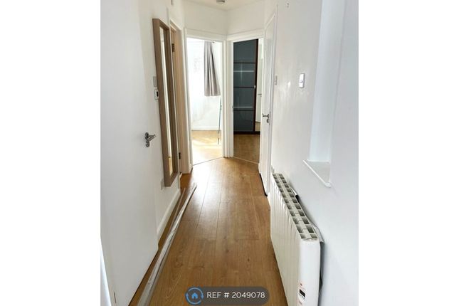 Flat to rent in Alyth Gardens, London