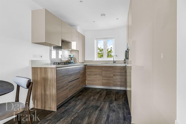 Flat 9, Camellia House, 78 Five Oaks Lane, Chigwell photo 3