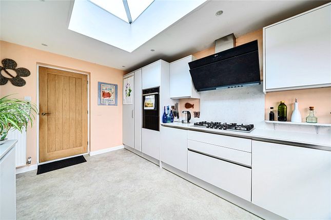 5, Springfield Crescent, Dorset photo 4