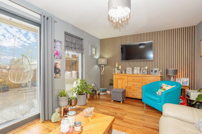42, Hillside Drive, Dumfries photo 3