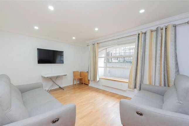 Flat 2, Copperfield House, 52, Marylebone High Street, London photo 2
