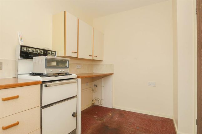 Flat for sale in Galloway Court, Pudsey