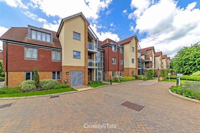 1 bed flat for sale in London Road, St.Albans AL1
