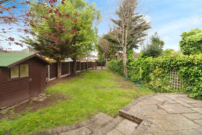81, Bradleigh Avenue, Essex photo 2