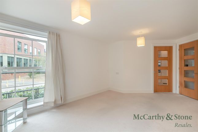 12 Peel Court, College Way, Welwyn Garden City photo 4