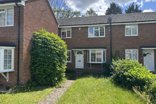 2 bed property for rent in Blackstone Close, Farnborough, Hants GU14