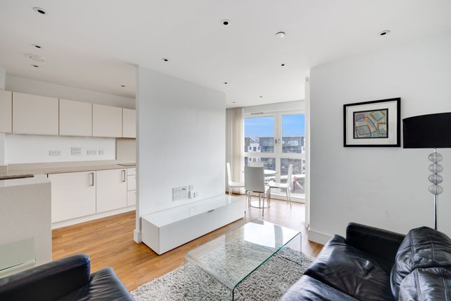 1-bed flat on Flat 59, 9 Queensland Road, London, £400,000