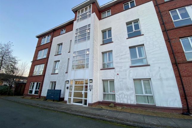 Flat for sale in Gilmartin Grove, Liverpool