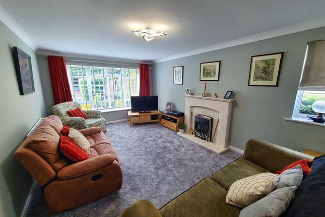 1, Derwent Drive, Southampton photo 4