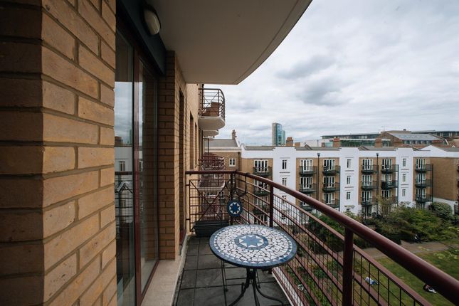 Flat to rent in 27 Spital Square, Spitalfields