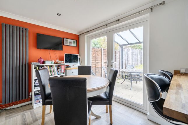 60, Shelley Avenue, Berkshire photo 4