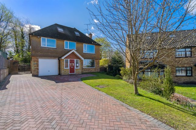 Detached house for sale in Amersham Hill Gardens, High Wycombe