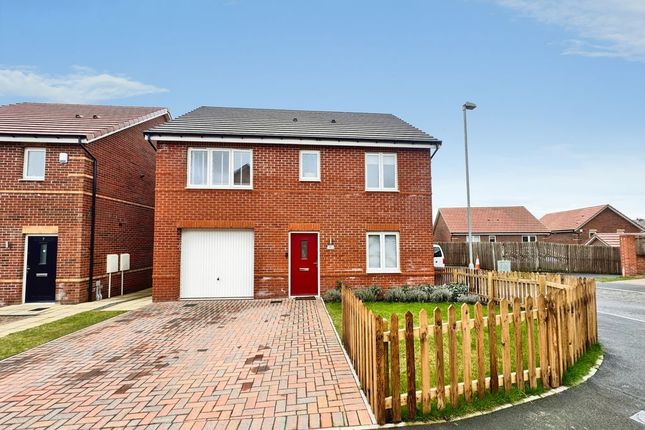 4-bed house on 10, Tilley Close, Rowlands Gill, £260,000