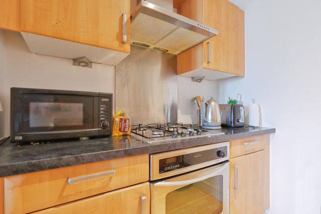 33, Cromwell Court, 10, Bowman Lane, West Yorkshire photo 3
