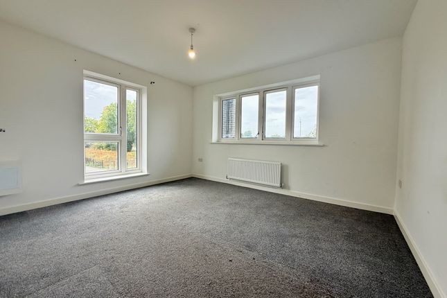 13, Sparrow Street, Rainham photo 5
