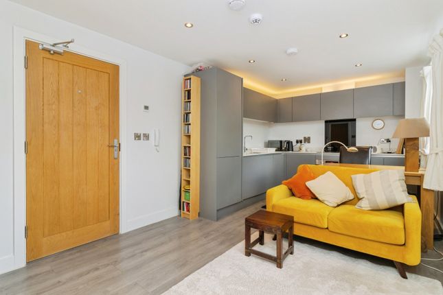 Flat 12, Rainbow View,, Parkers Way, Devon photo 2