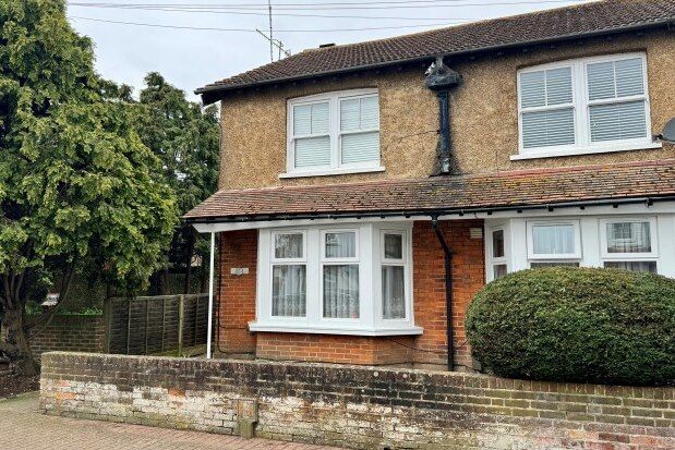 Flat to rent in 73 Beaumont Road, Worthing