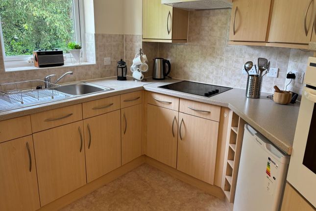 flat 35, High Street, Heathfield photo 5